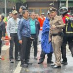 กันสาดอาคารทรุด ซอยสำราญราษฎร์